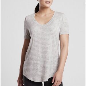 ATHLETA 🩶 Breezy Scoop VNeck Tee